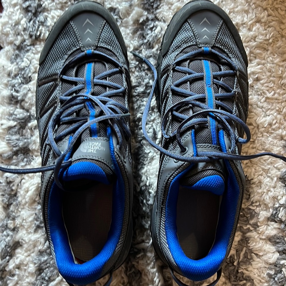 Men’s the north face tennis shoes
